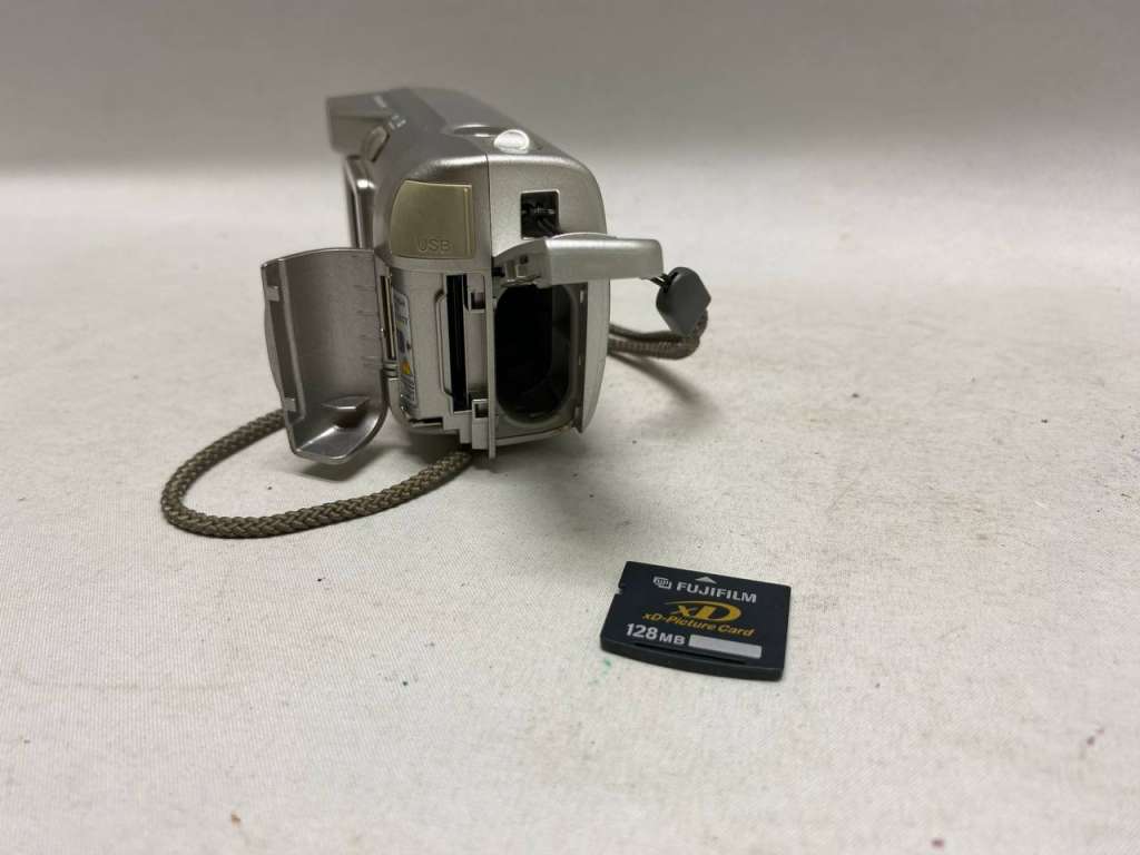 Фотоаппарат OLIMPUS С-310 рабочий