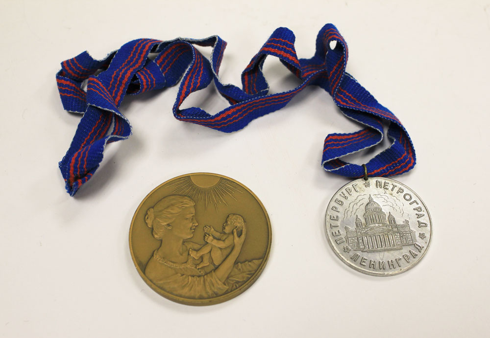 Набор памятных медалей петербуржца, именные, 1991 год (состояние на фото)