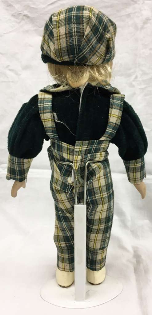 Кукла на подставке (сост.на фото)