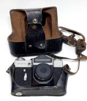 Фотоаппарат плёночный Zenit E Объектив Индустар-50-2 СССР  Сост. хорошее, рабочий