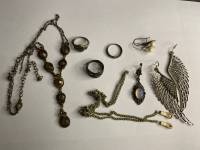 Набор украшений 3 кольца, сережки и подвеска