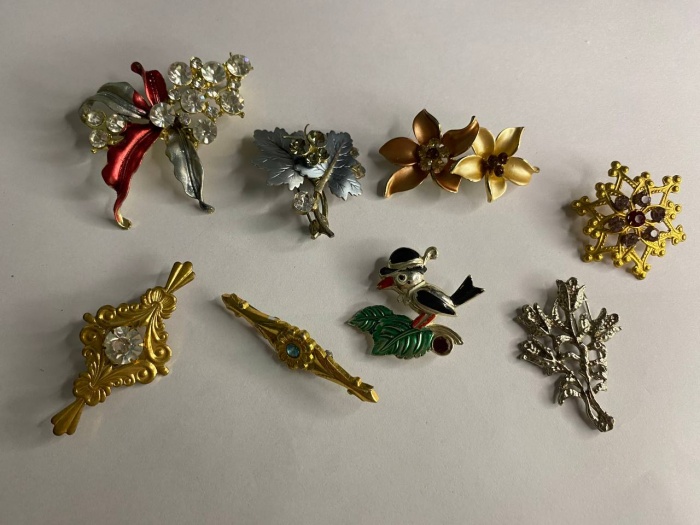 Брошь набор из 8 шт бижутерия