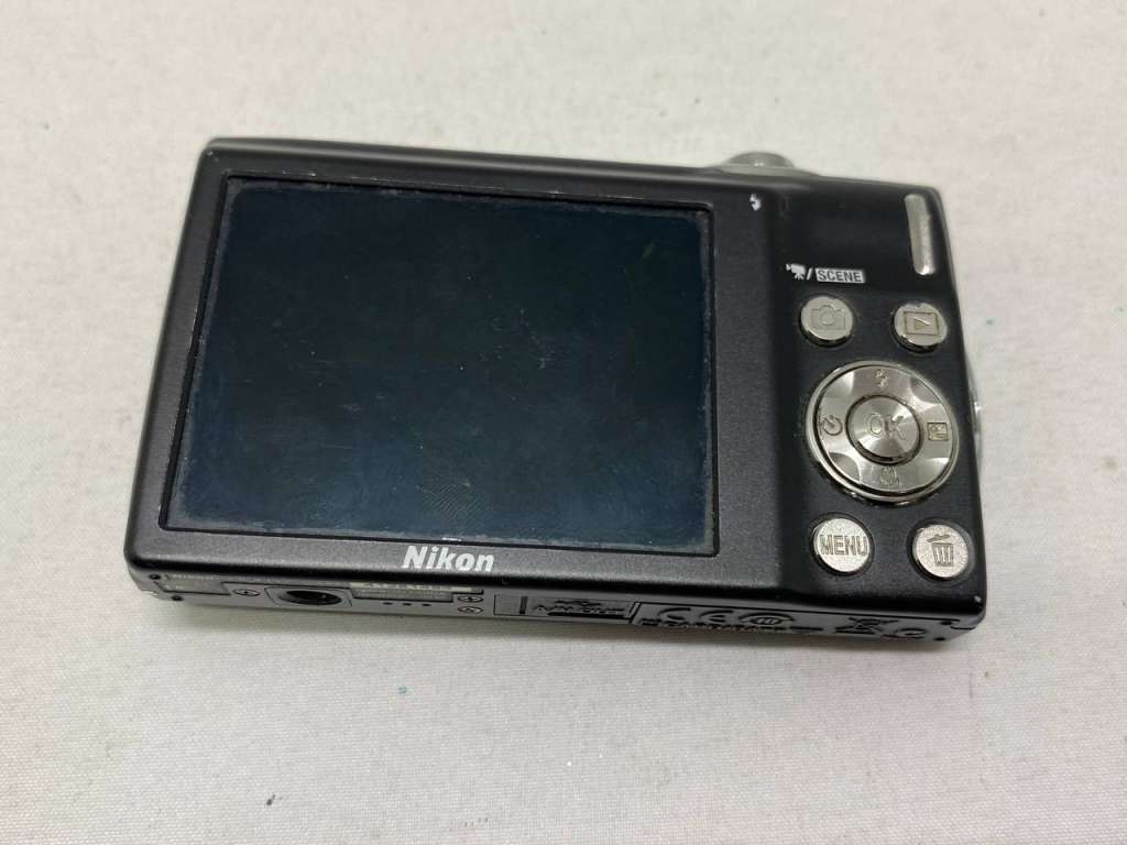 Фотоаппарат Nikon Coolpix C3000, на запчасти