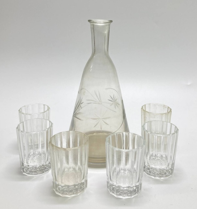 Графин (без пробки) + 6 стопок граненых