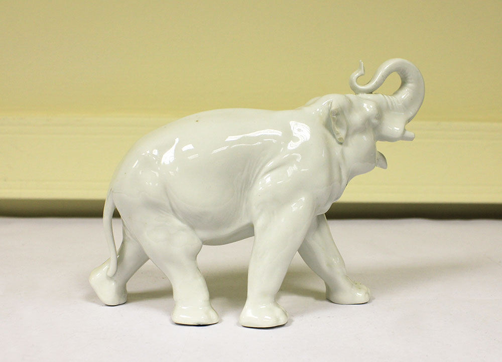 Белый слон, фарфор, ЛФЗ (состояние на фото)