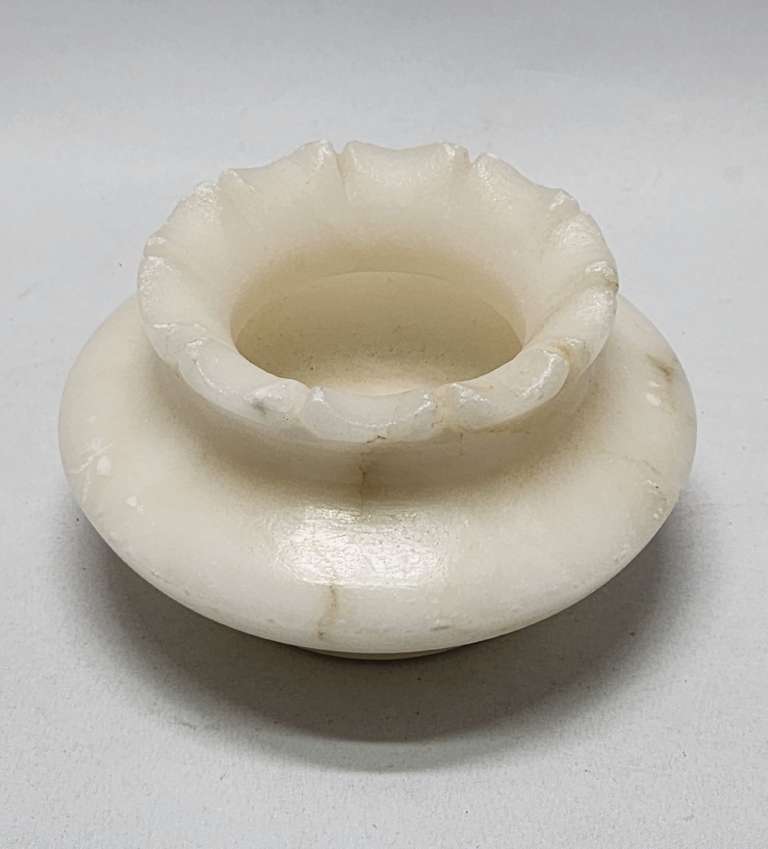 Ваза конфетница белый мрамор 