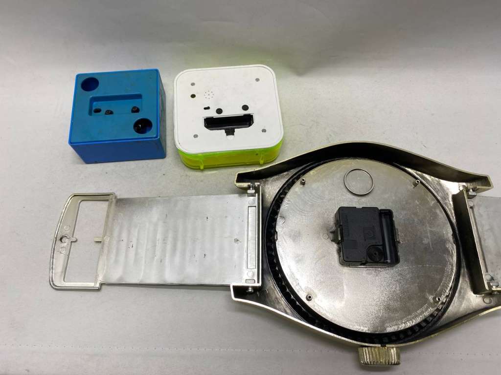 Часы кварцевые 3 шт  (на ходу)