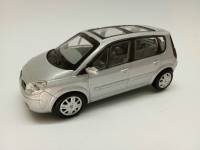 Модель авто 1:43 Renault Scenic New Ray без коробки
