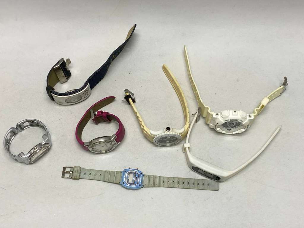 Часы наручные из 7 шт на запчасти