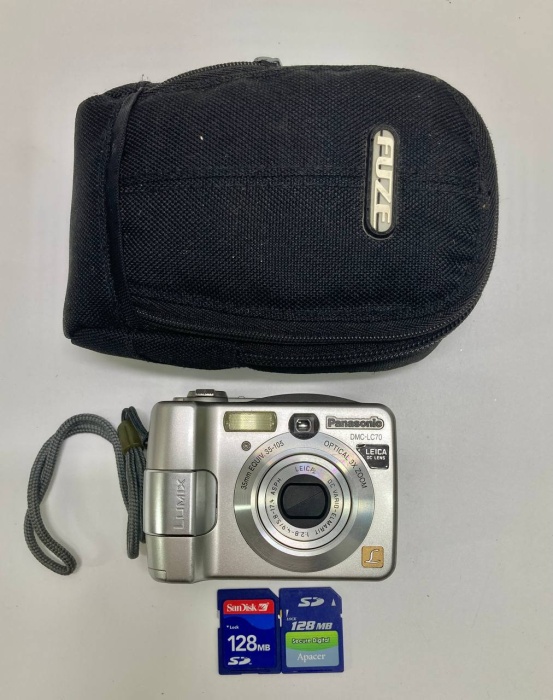 Фотоаппарат цифровой Panasonic Lumix DMC-LC 70 Рабочий, 2 карты памяти на 128 МБ .  