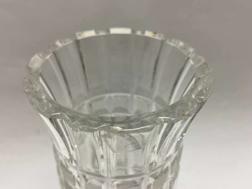 Ваза, конфетница, 2 подсвечника стекло, резьба