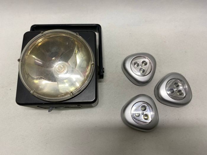 Фонарь переносной и 3 мини светодиодных фонарика