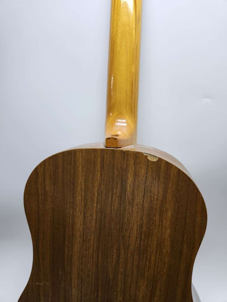 Гитара акустическая шестиструнная