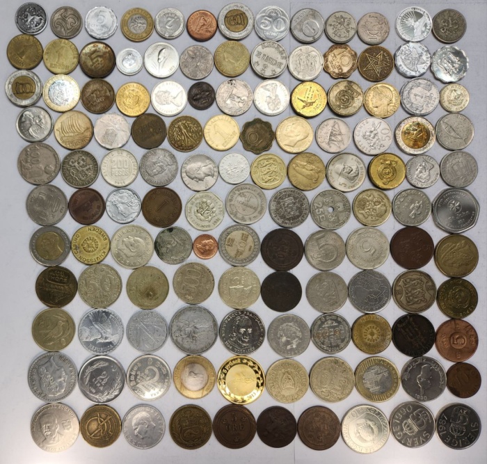 Набор иностранных монет 125 штук
