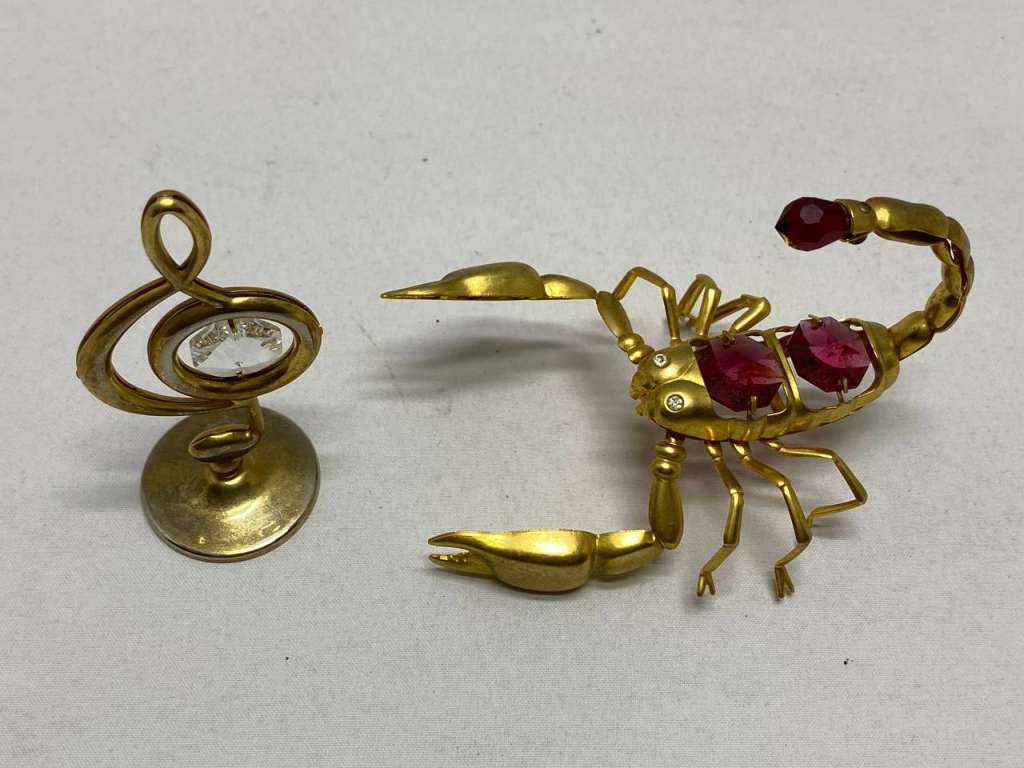 Набор сувениров скорпион и скрипичный ключ, метал (состояние на фото)