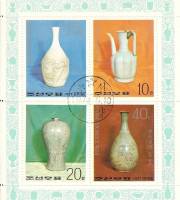 (1977-041) Лист (4 м 2х2) Северная Корея "Вазы"   Фарфоровые вазы III Θ