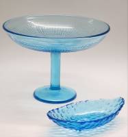 Фруктовница на ножке и розетка на ножках цветное голубое стекло СССР