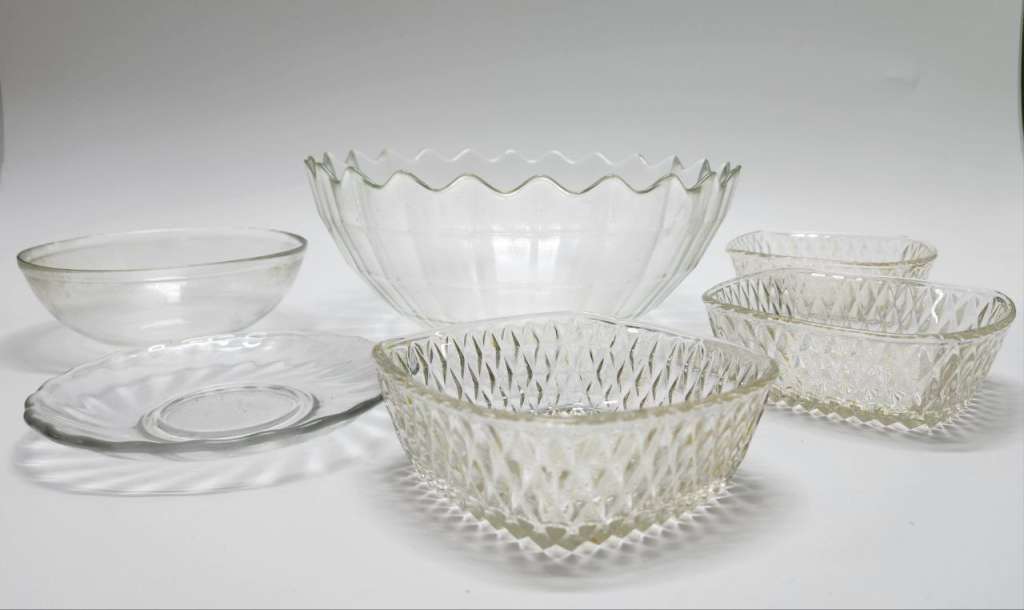 Салатник блюдце и розетки (6 предметов ) стекло