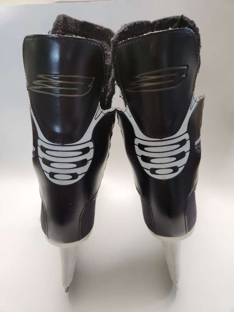 Хоккейные коньки Bauer Impact 26 см б\у Шнурки 3 метра - 2 шт.