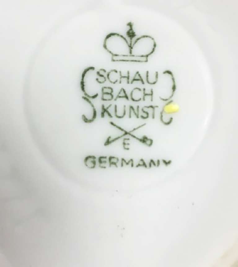 Вазочка &quot;Schau Bach Kunst&quot;, фарфор, Германия, 15 см. (сост. на фото)