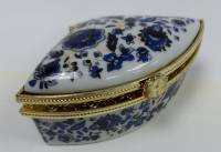 Шкатулка керамика "Синие цветы" сост.на фото