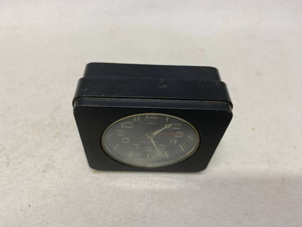 Часы настольные механические Заря СССР на ходу