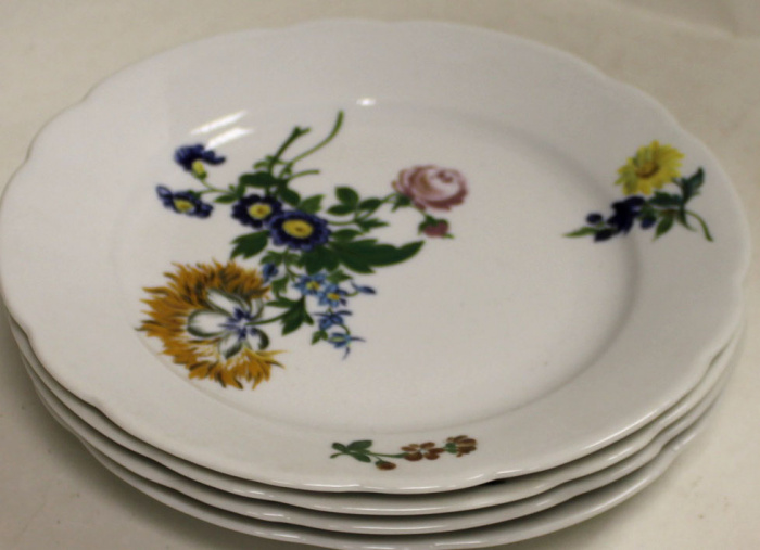 Набор из четырех тарелок с цветочным узором KAHLA