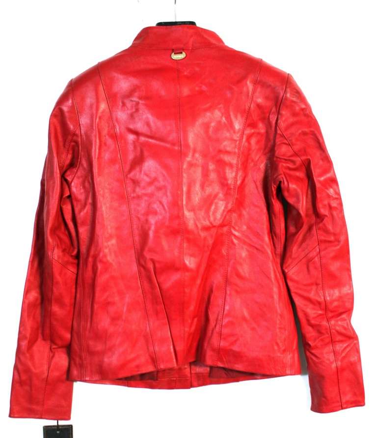 Куртка женская Wowweng, кожа, р-р 46, есть потёртости (сост. на фото)
