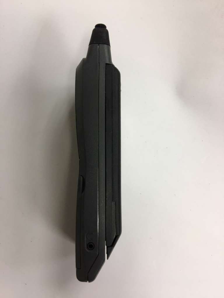 Телефон мобильный Motorola Micro Tac 650 E с адаптером и коробкой, серый (сост. на фото)