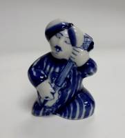 Фарфоровый сувенир "Певец", гжель, авторская работа