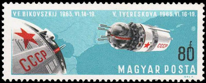 (1966-102) Марка Венгрия &quot;Восток-5 и Восток-6&quot;    Пилотируемый космический полет II Θ