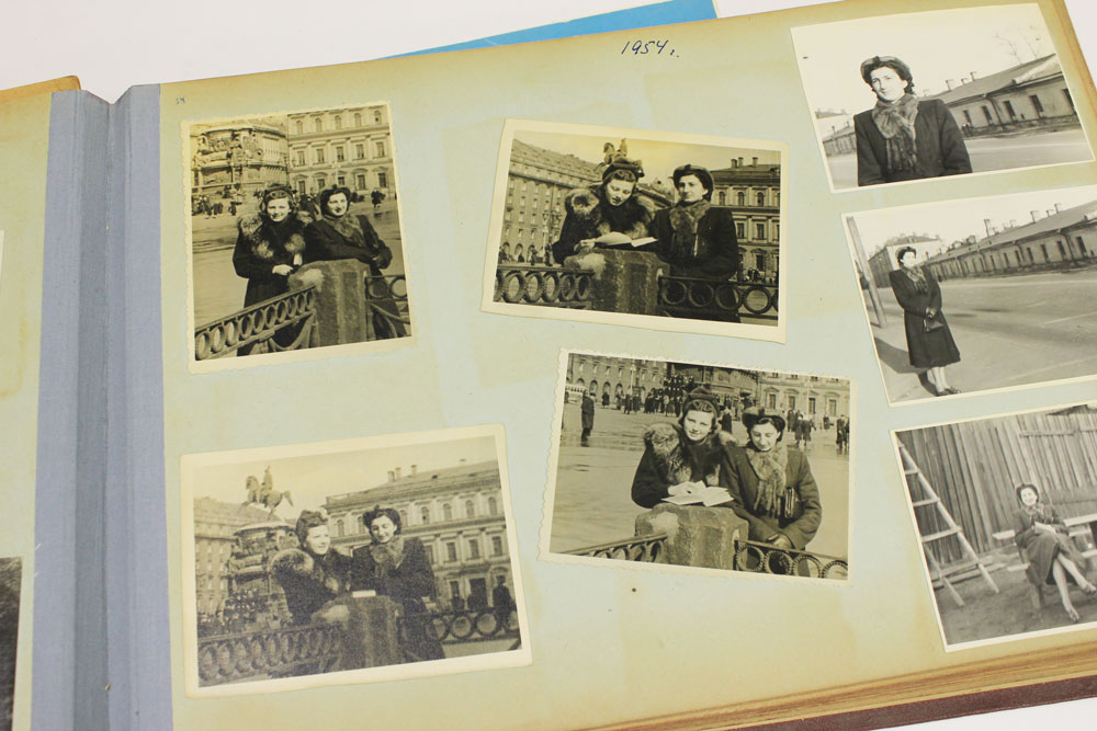 Фотографии 40-50-х годов, личные фото в контексте Ленинграда, 2 альбома (см. фото и описание)