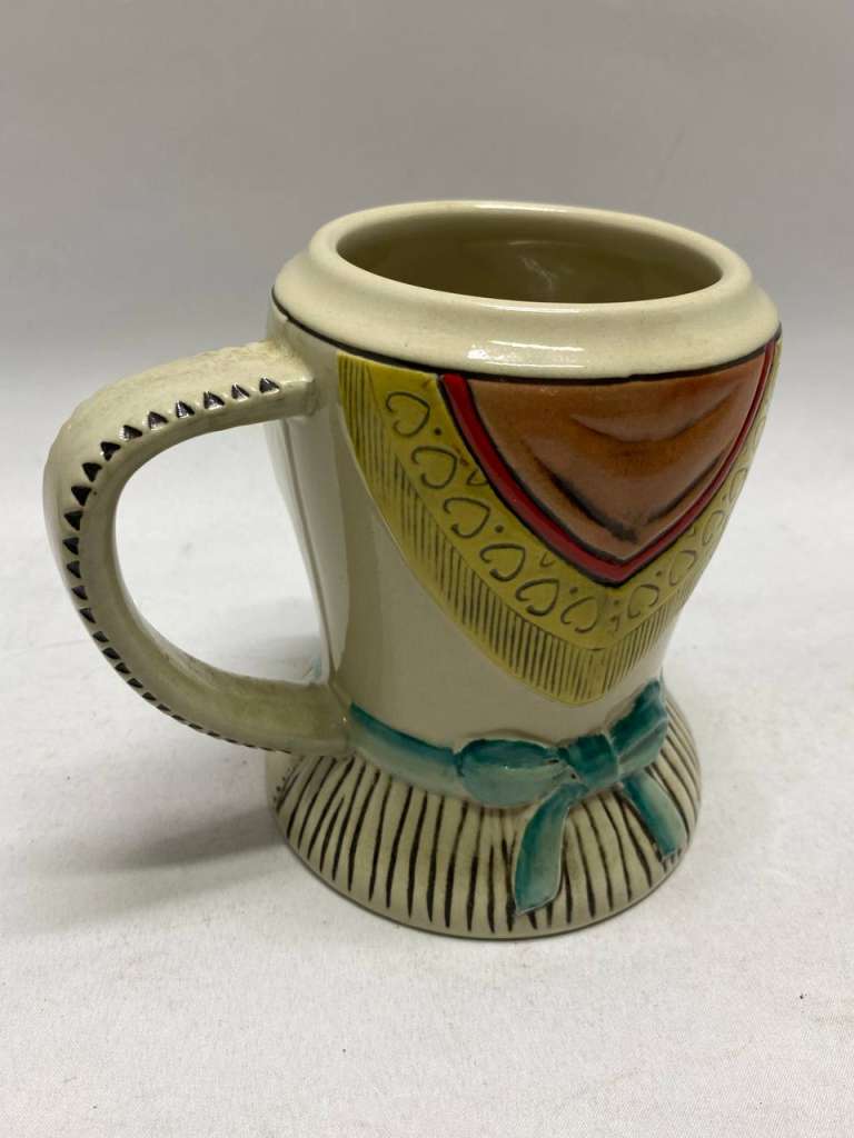 Кружка керамика Декольте (состояние на фото)