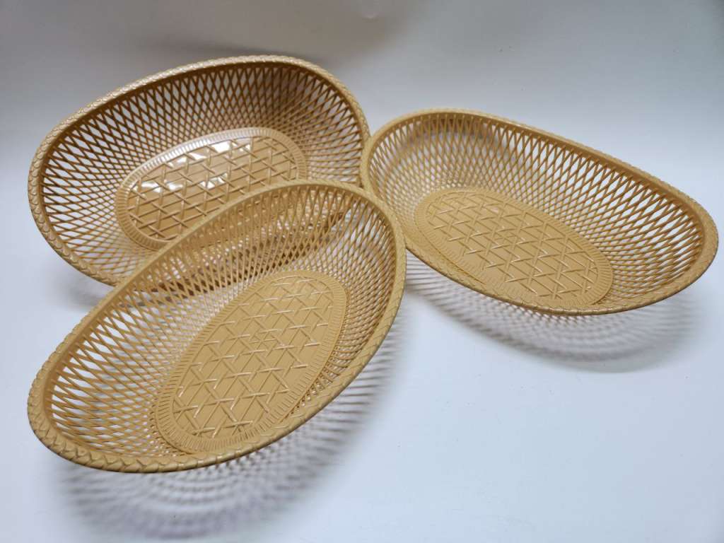 Лотки сухарницы хлебницы плетеные пластик 24 штуки