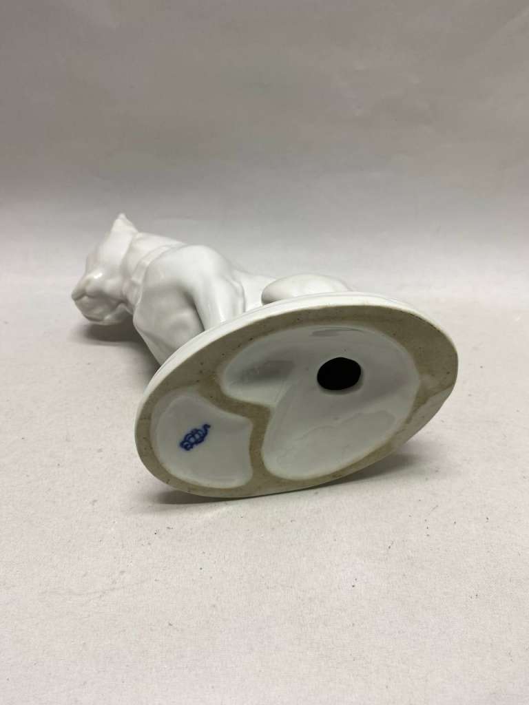 Статуэтка бульдог белый фарфор ЛФЗ 