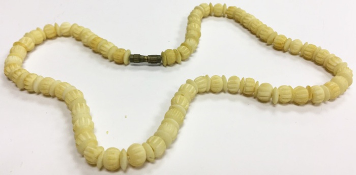 Бусы, предположительно слоновая кость (сост. на фото)