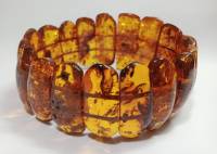 Браслет янтарный красивый 37 гр (сост. на фото)