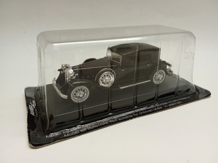Модель авто 1:43 Chrysler LeBaron 1932 в блистере Amercom без журнала