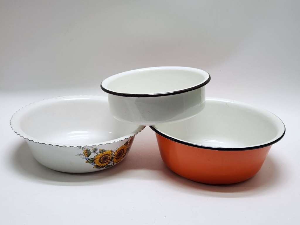 Эмалированные миски 7 штук раных размеров