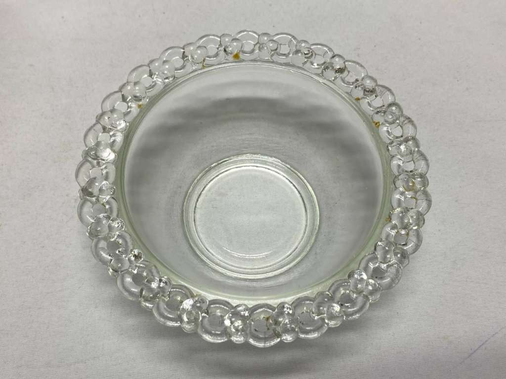 Ваза, конфетница, 2 подсвечника стекло, резьба