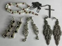 Набор серьги 3 пары, бусы и подвеска крест