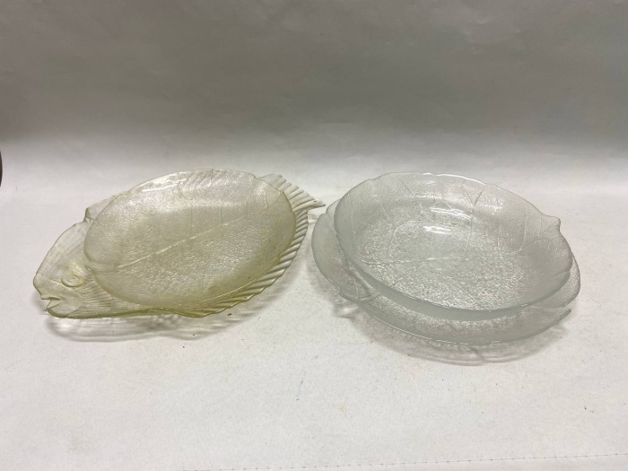 Блюда стеклянные разной формы, 4 шт