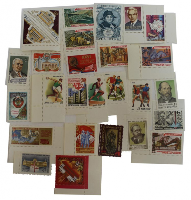 (1981-год) Годовой набор марок СССР &quot;105 марок и 5 блоков&quot;    , III O