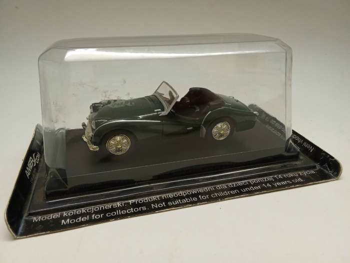 Amercom модель авто Triumph TR-3 в коробке-блистере без журнала