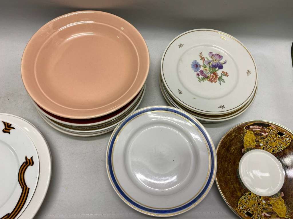 Тарелки разный дизайн 22 шт