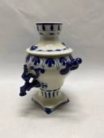 Сосуд декоративный в форме самовара Гжель