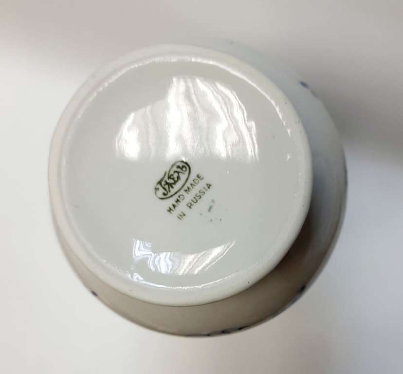 Ваза "Трилистник", фарфор, гжель