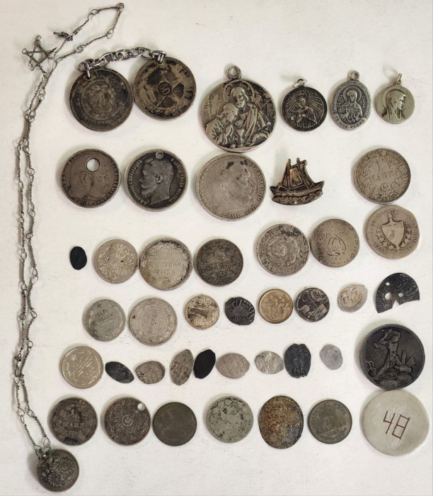 Серебро 145 гр Иконки нательные монеты жетоны