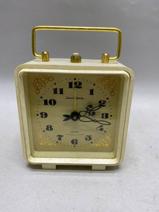 Часы настольные механические Янтарь 4 камня на ходу