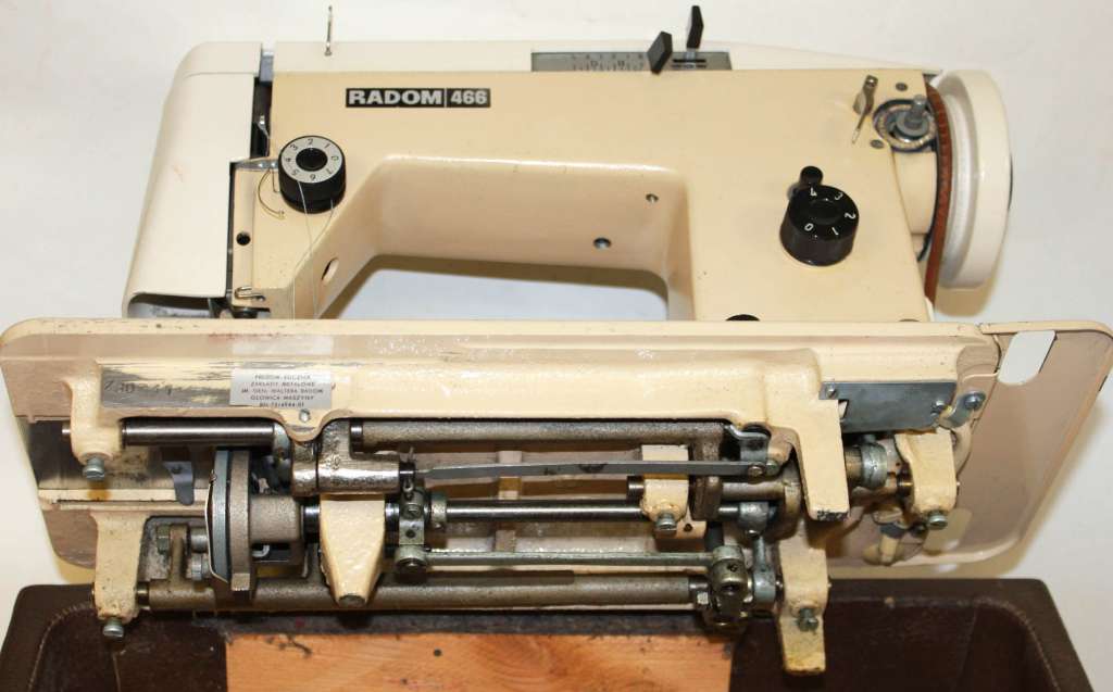 Швейная машинка с электроприводом RADOM 466, Польша (сост., комплектность на фото)